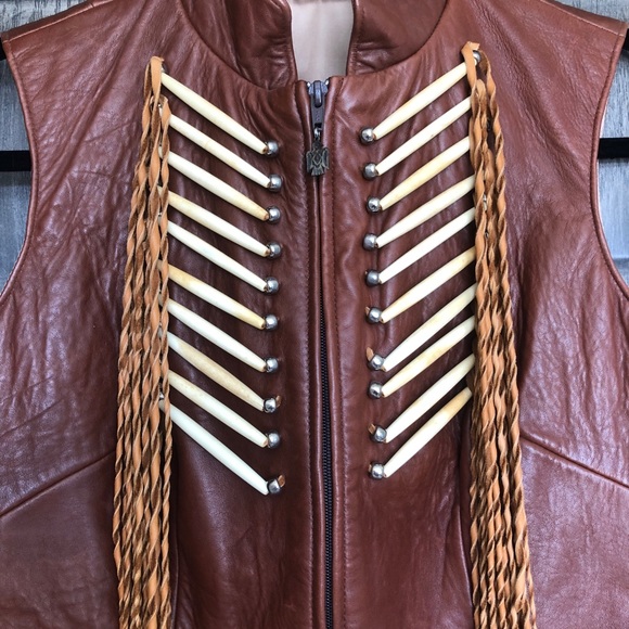 Spectacular Unique Leather Vest Ornate Detail - Picture 3 of 8